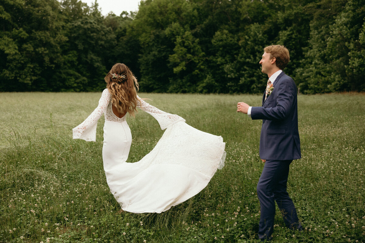 Outdoor Wedding Portraits by Virginia Wedding Photographer