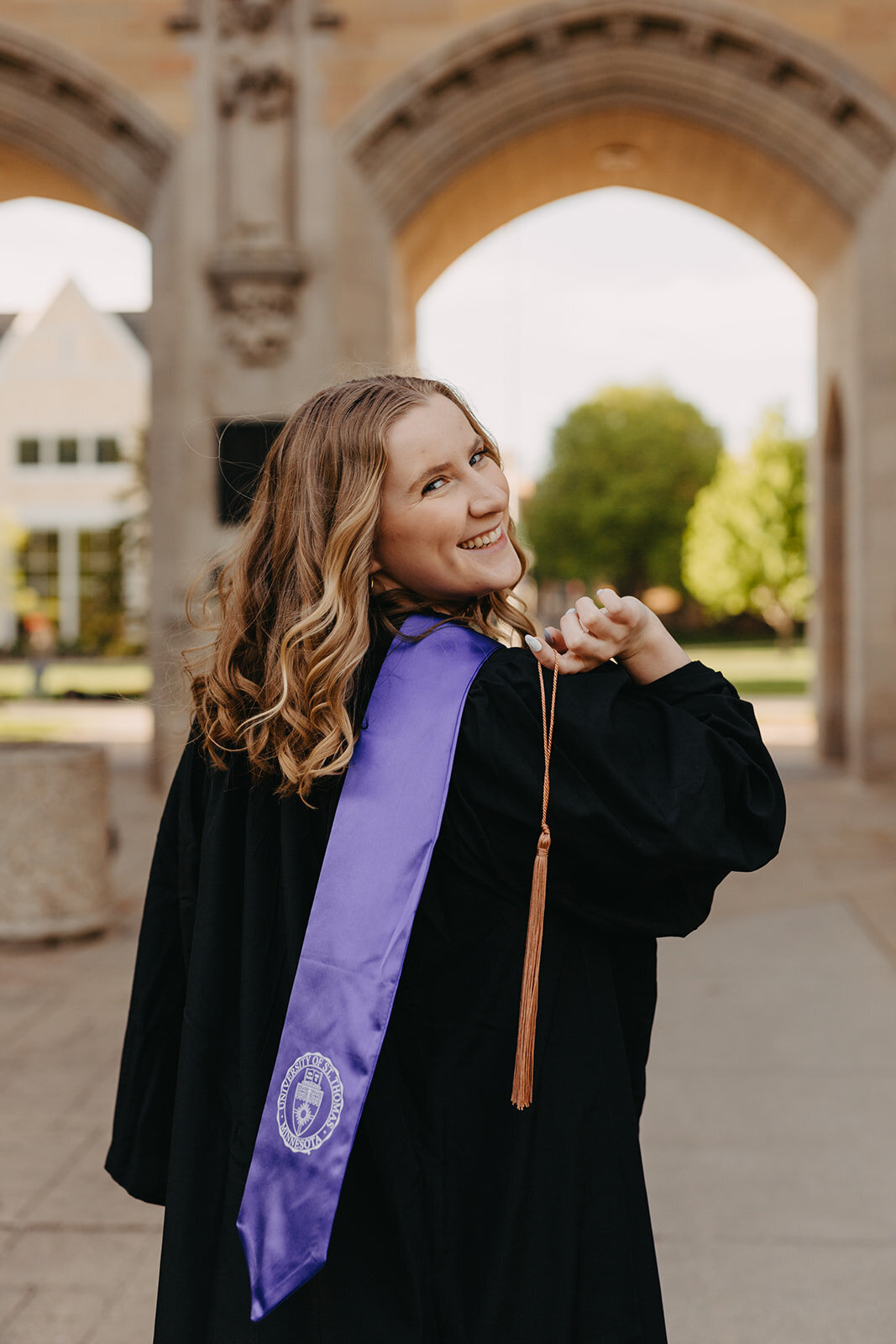 university graduation portraits university of st.thomas in st.paul by brianna kirk photography9