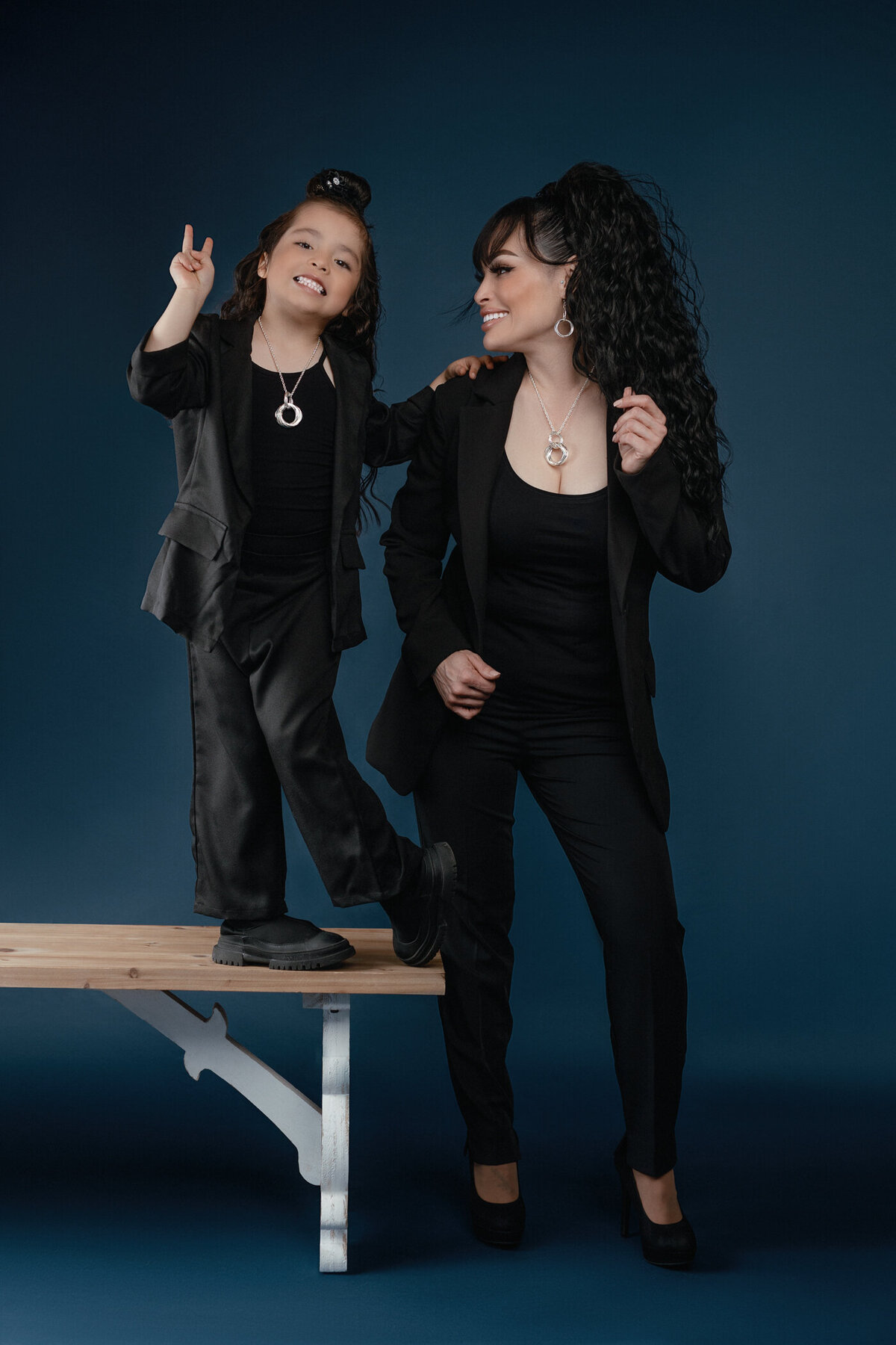 Family_couples_luxury_Montana_Photographer_Studio_-34210