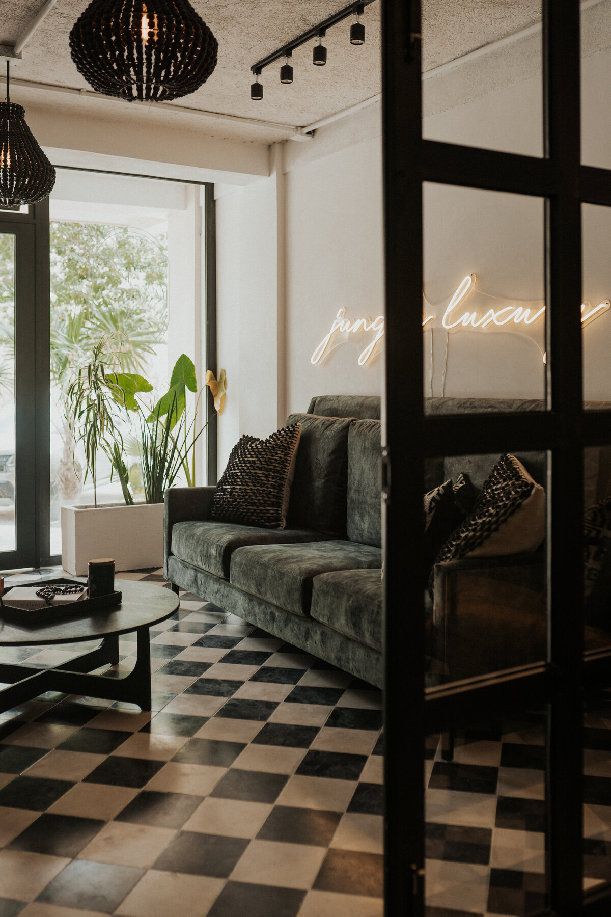 JungleLuxury_048