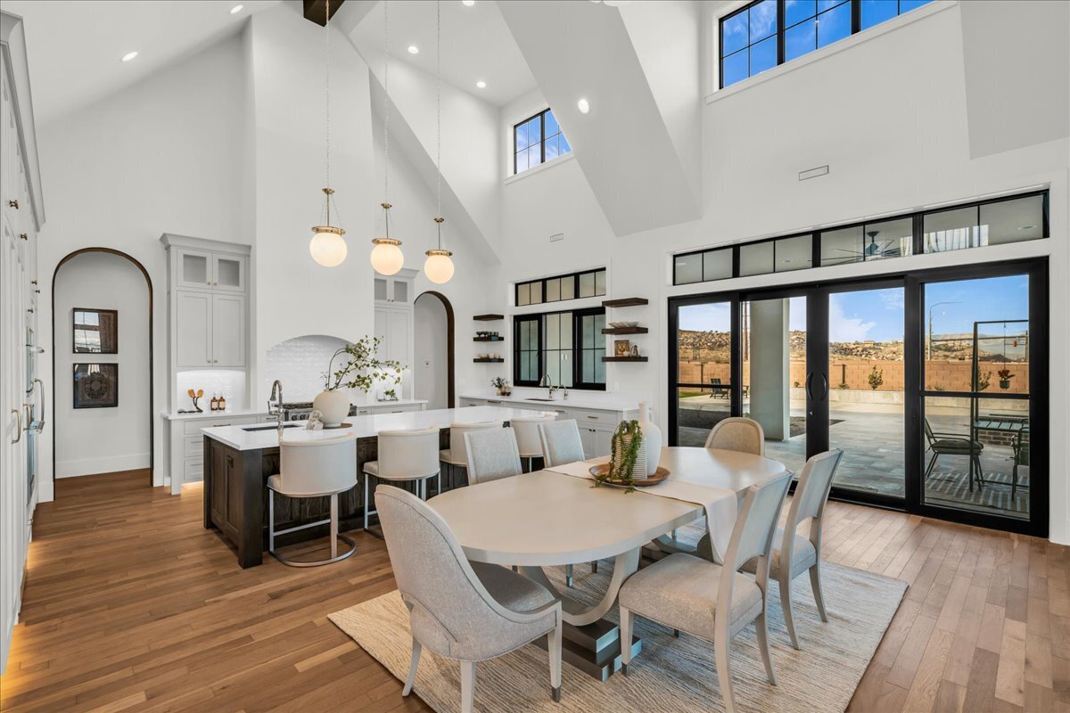 Red Cliffs Temple Lane Dining and Kitchen