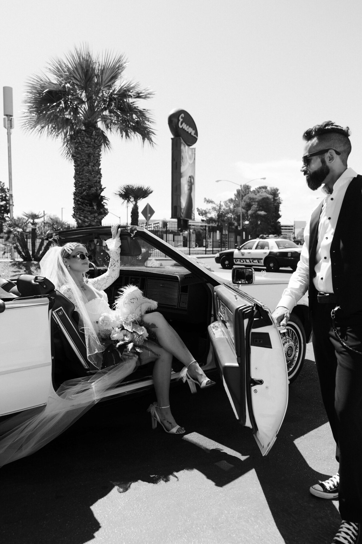81_riskyexposure_sasha-andy_las-vegas-elopement-photography
