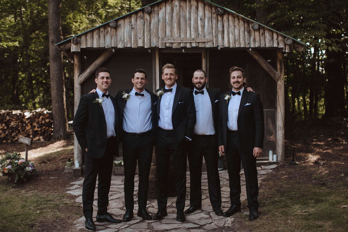 manitowoc-backyard-wedding-nikki-n-photography-255