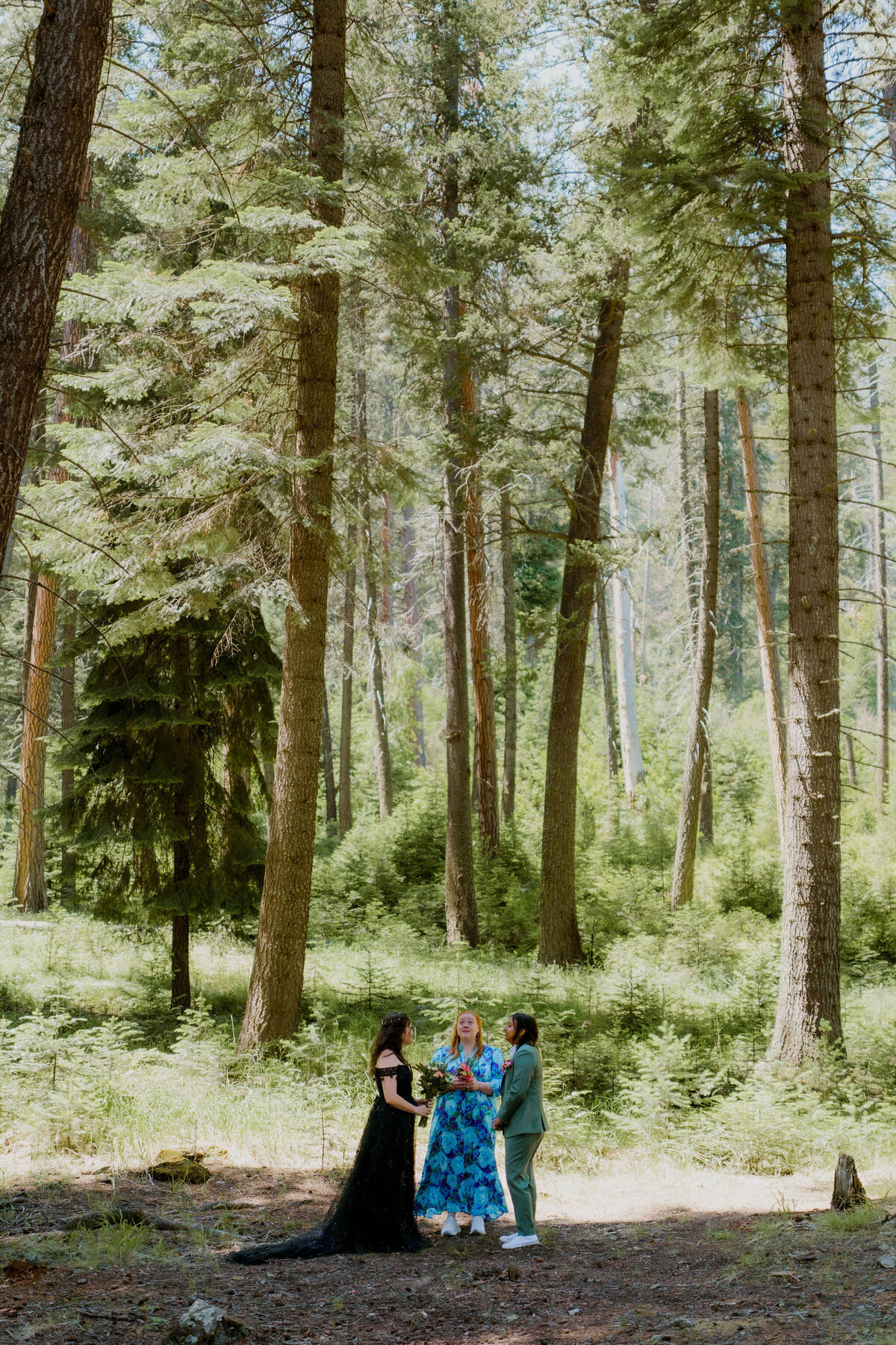 Ceremony_Brenda&JanieElopementPhotos_OregonWeddingPhotographer_KuroCreativeHouse-21