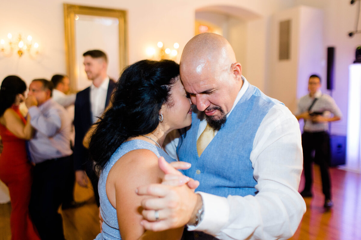 Huntingdon-Valley-Country-Club-Wedding-Reception-Party-Photos_116