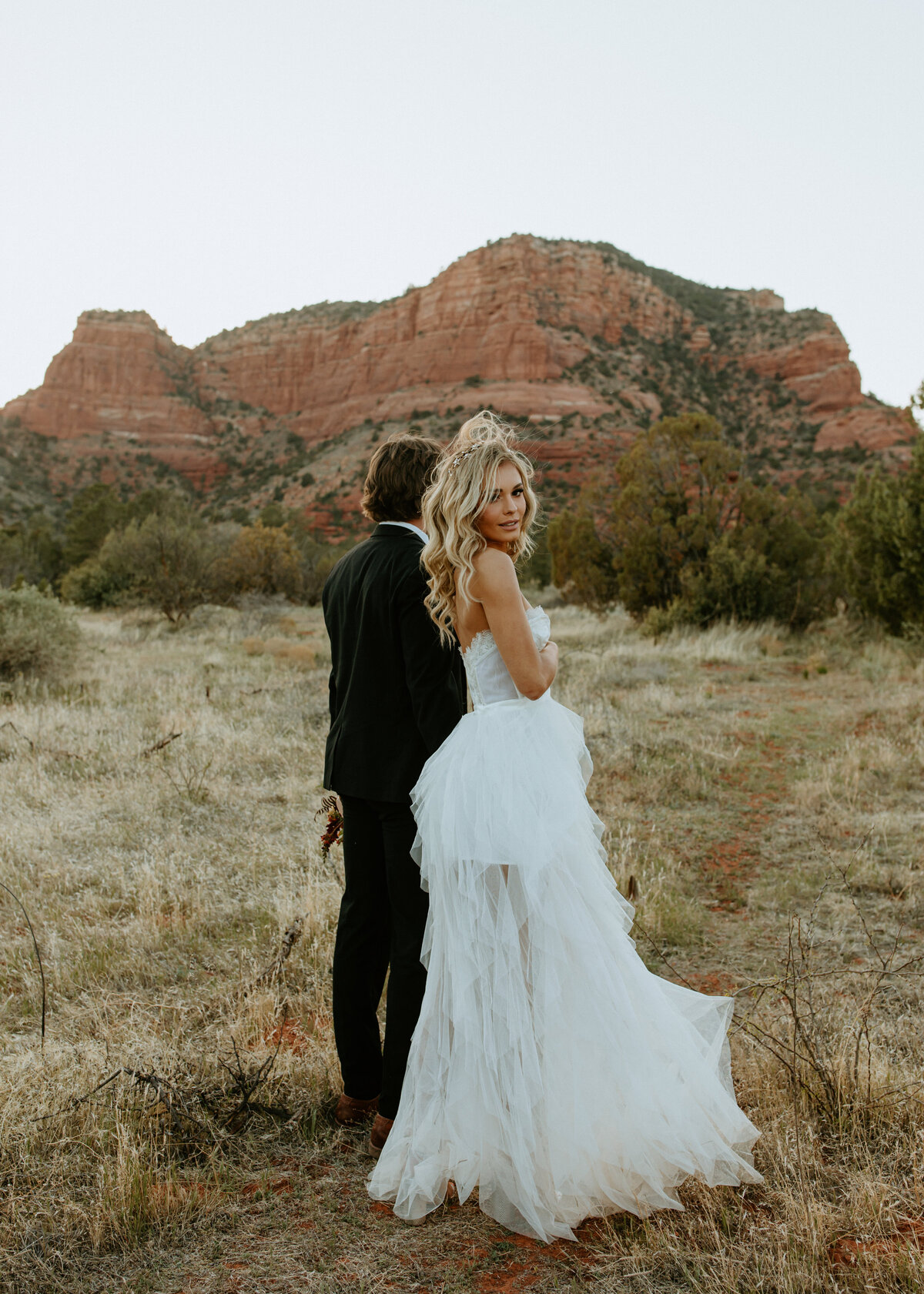 bride & groom eloping in sedona arizona