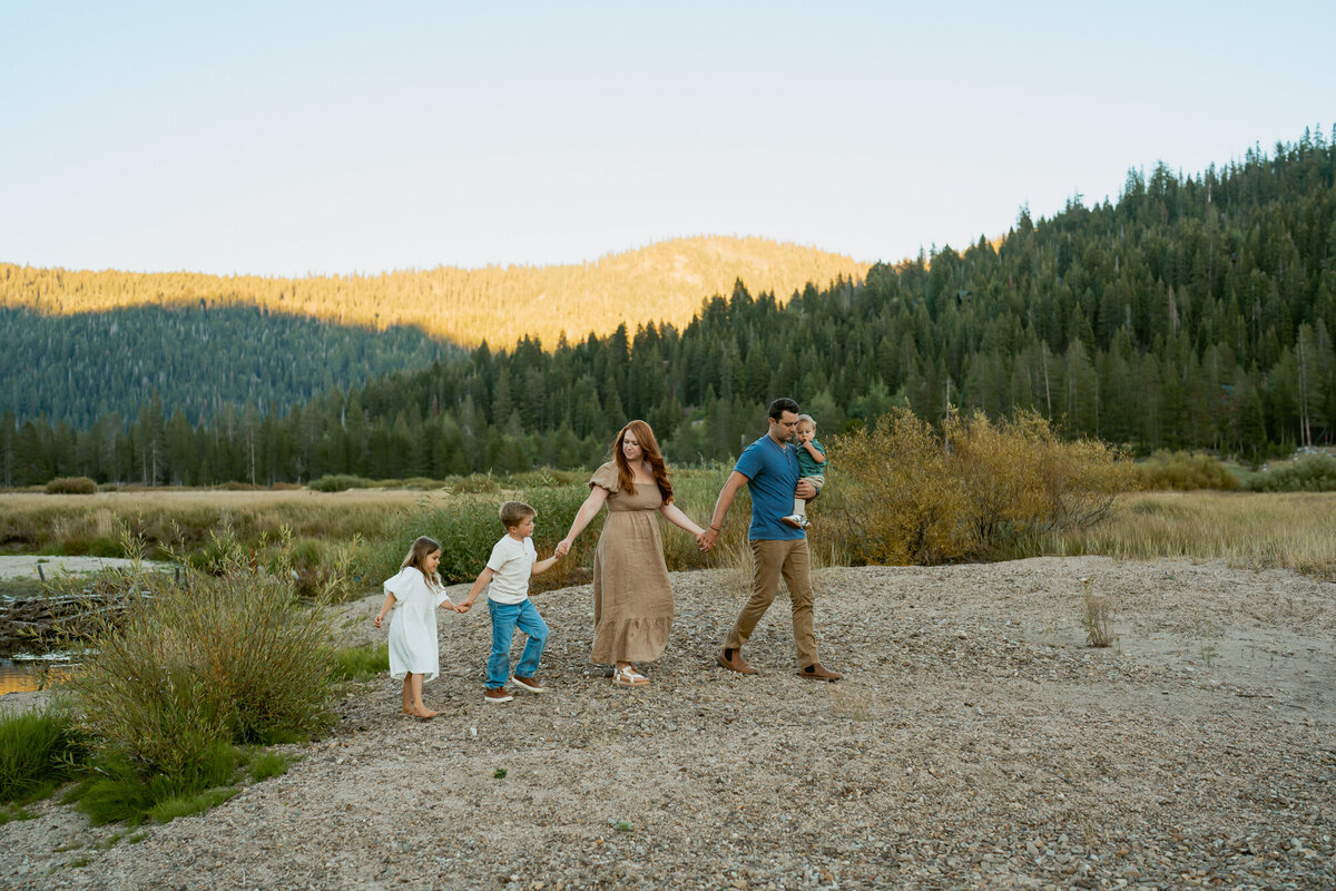 Lake Tahoe-Family-Photographer-95