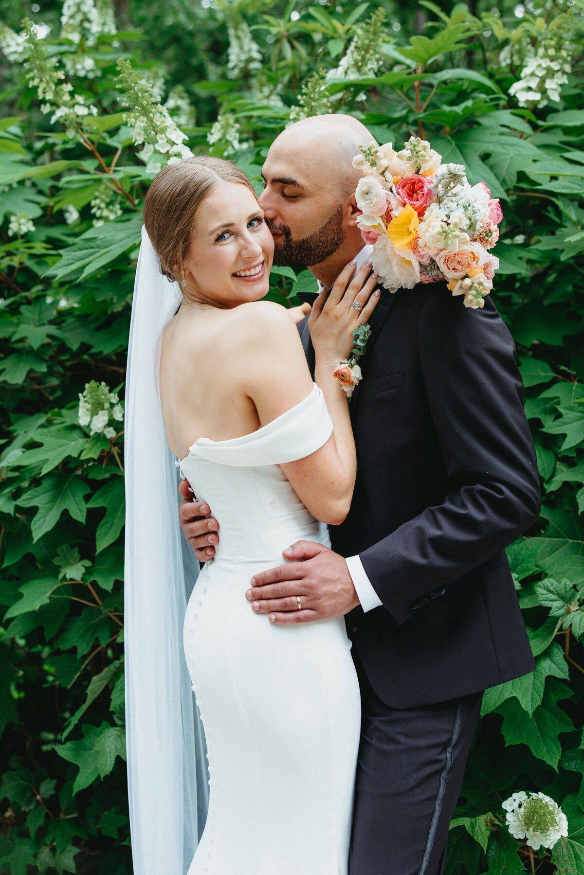 Arkansas-wedding-photographer-Crystal-bridges