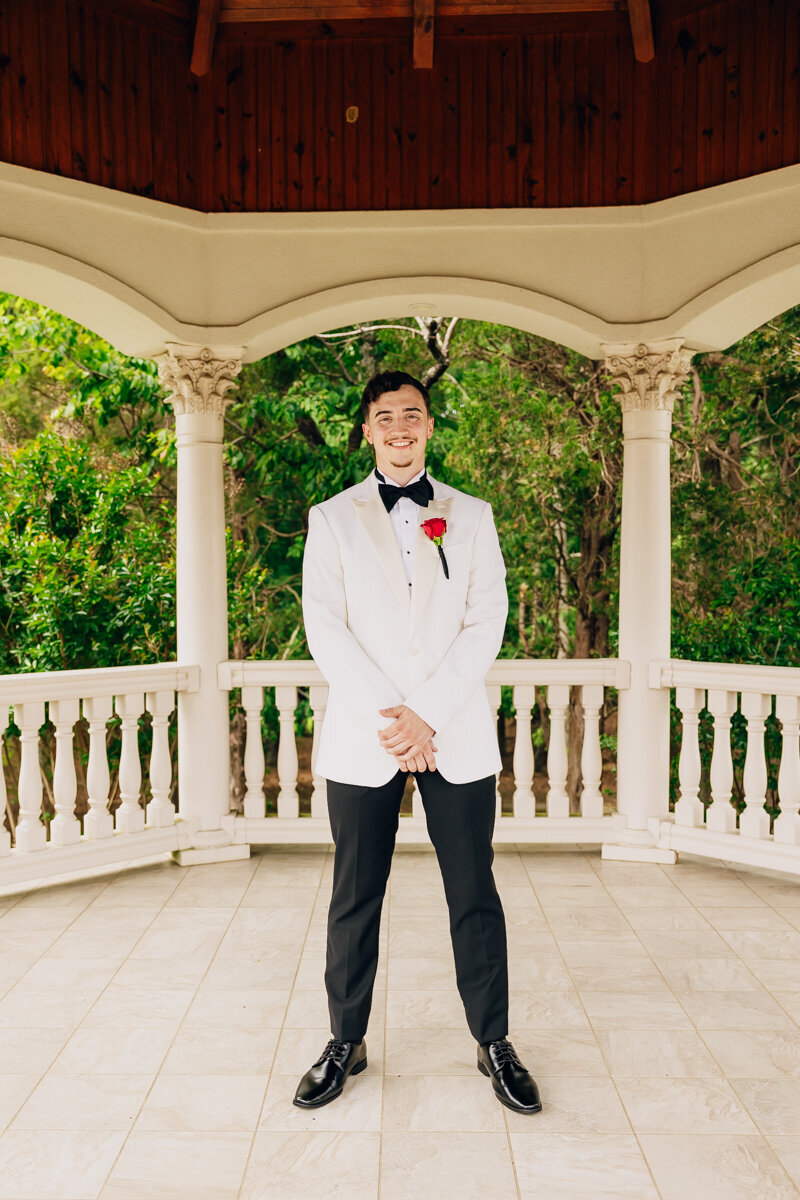 naimoli-estate-wedding-hopkinsville-ky-400