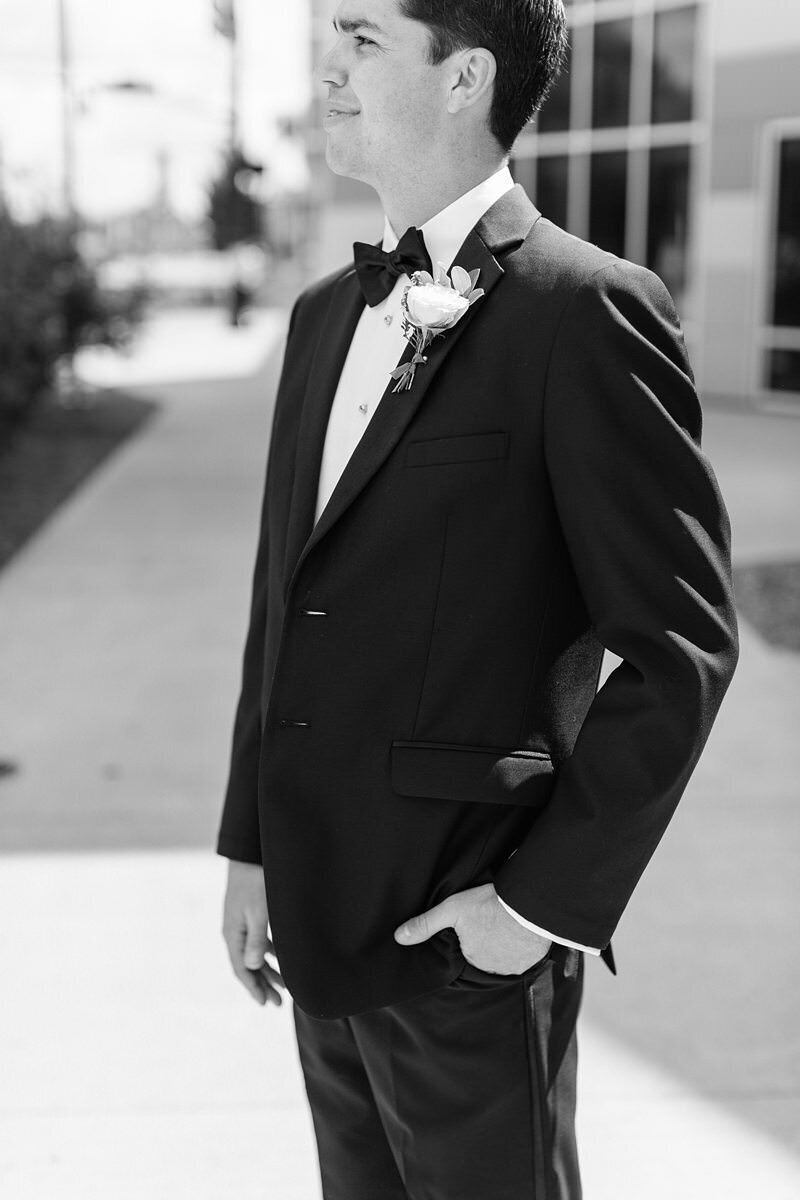 Classic Wedding at City Church of Evansville with Reception at ECC127