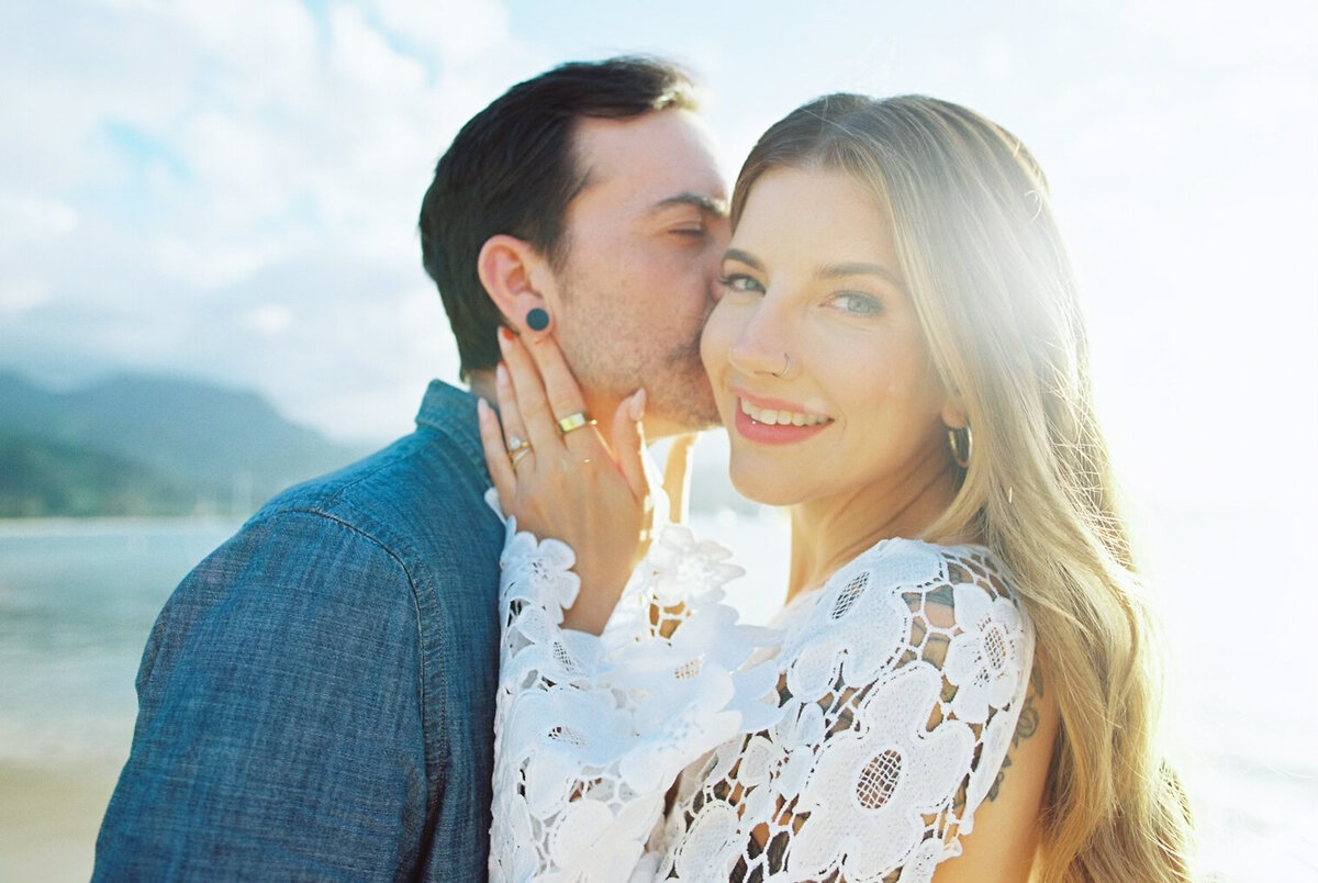 0002Kauai Honeymoon Engagment Wedding Family Maternity Film Photographer Mami Wykokoff Photography Hawaii