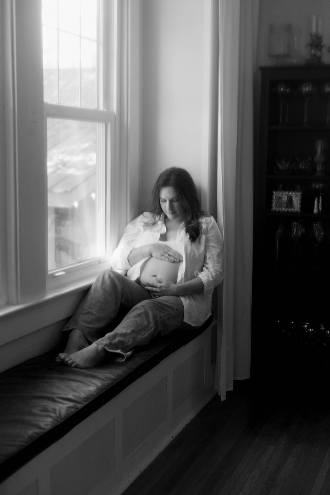 TC - 062822 - IN HOME MATERNITY - ILLINOIS PHOTOGRAPHER - ST LOUIS PHOTOGRAPHER - TAMMI CAMP PHOTOGRAPHY - CR5 CR6 - EDITED-122_websize
