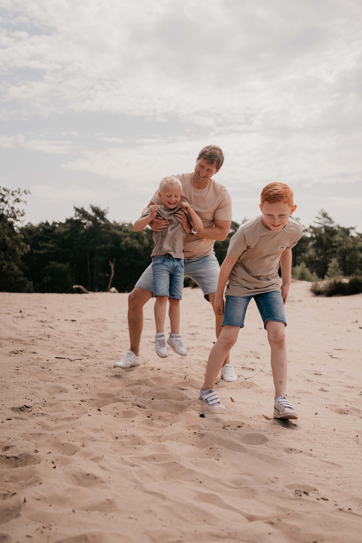 liefdevolle-gezinsfotografie-laren-duinen-leukfotografie (40 van 114)