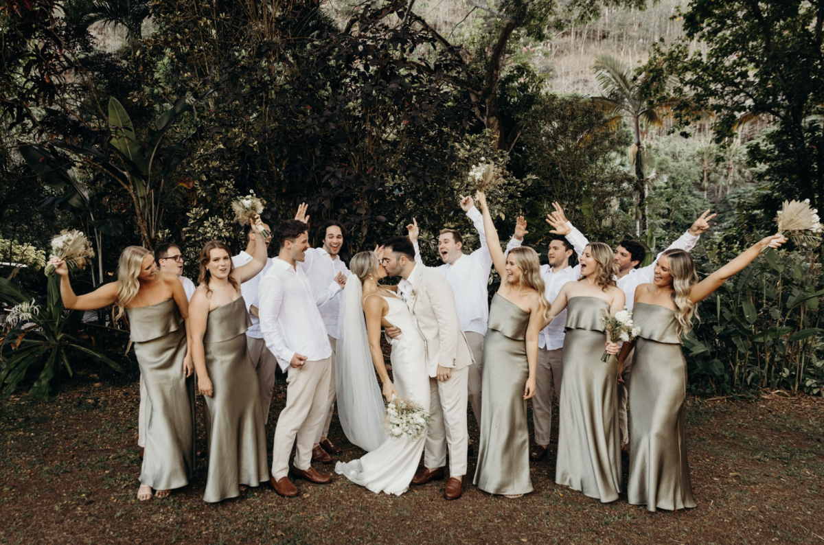 hawaii waterfall wedding