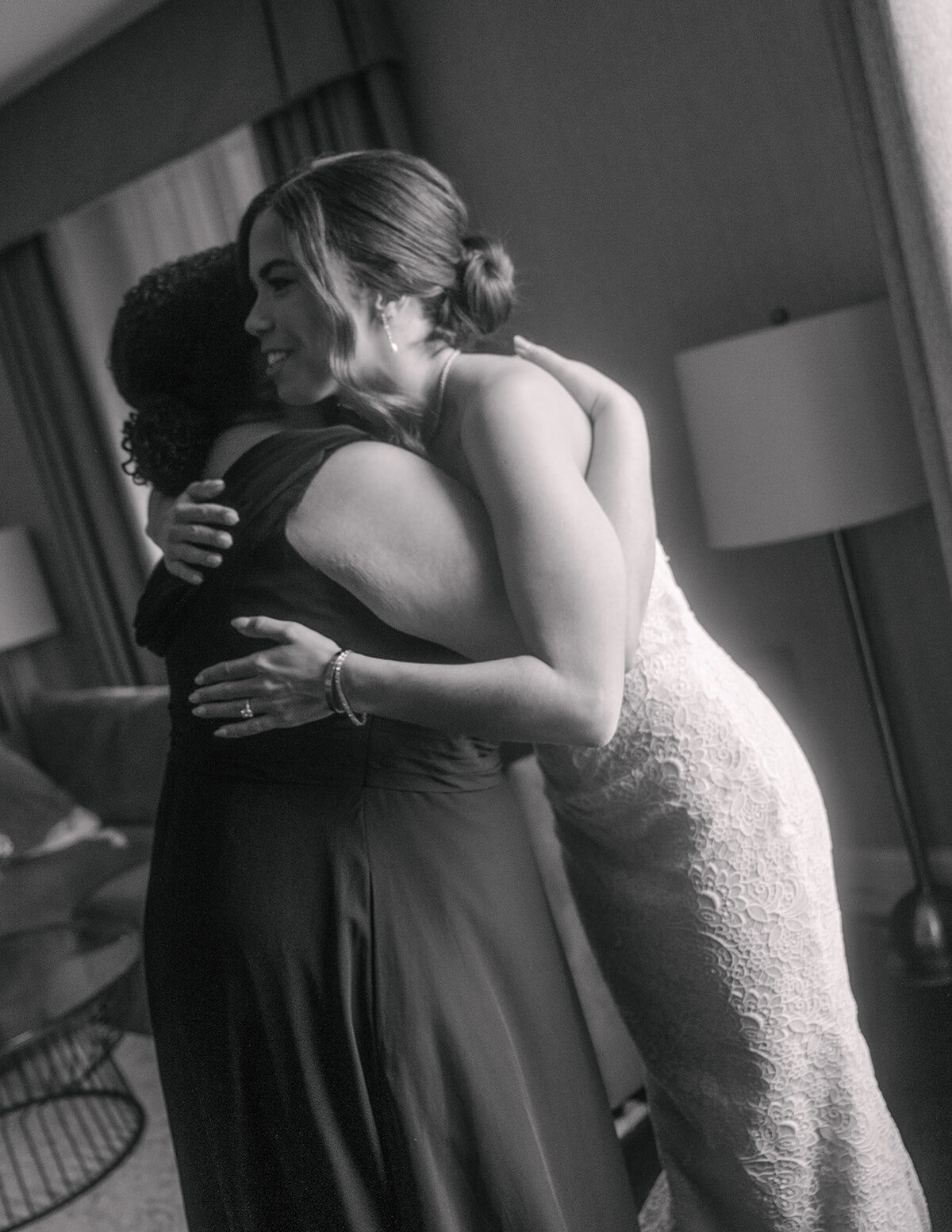 candid-wedding-moments-at-boston-park-plaza