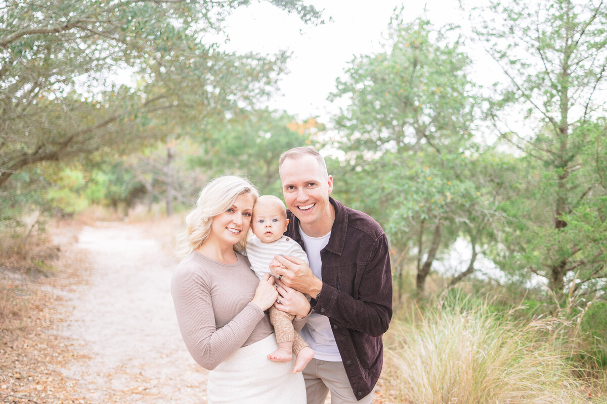 family-photographer-virginia-beach-family-photos-in-the-fall