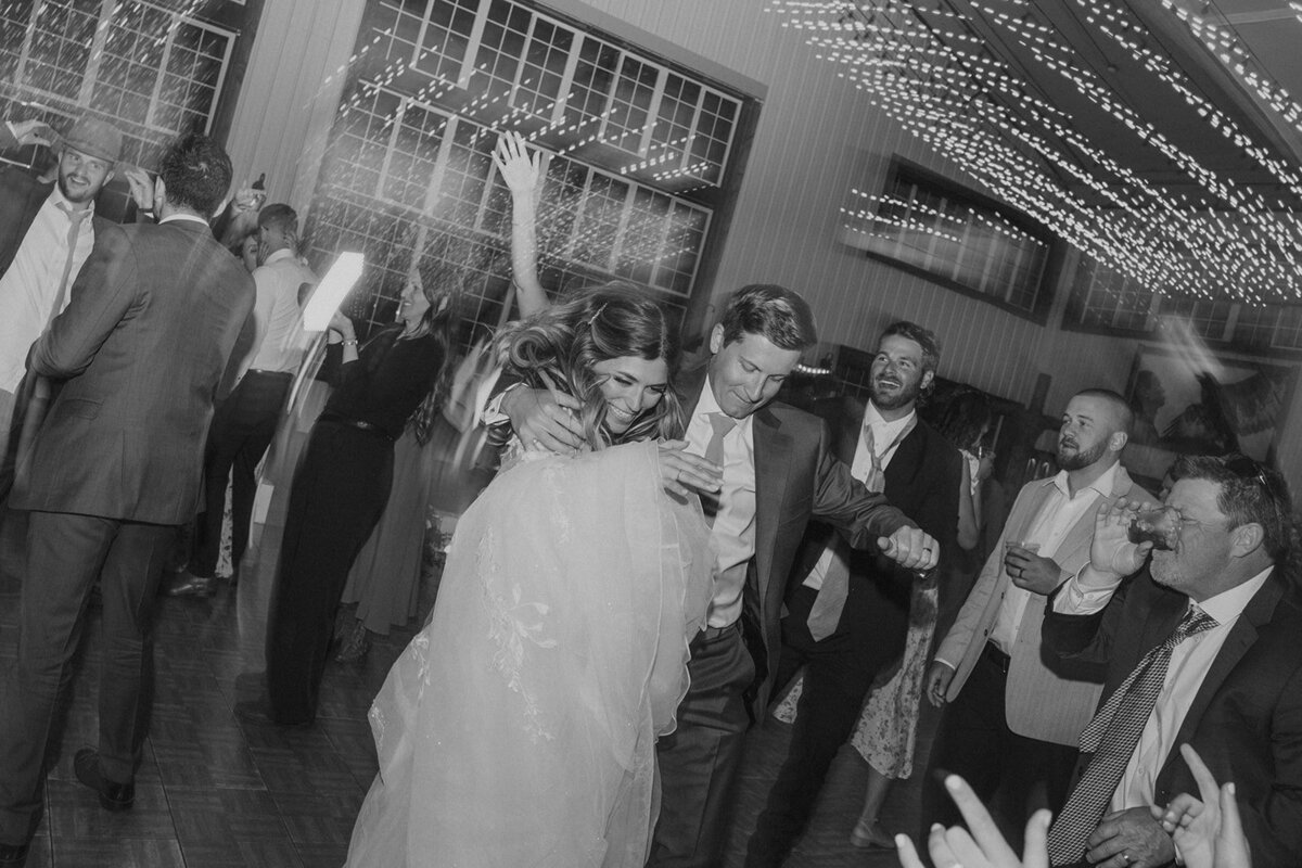 Diamond-cross-ranch-wedding-J-NFoxtails-photography-297