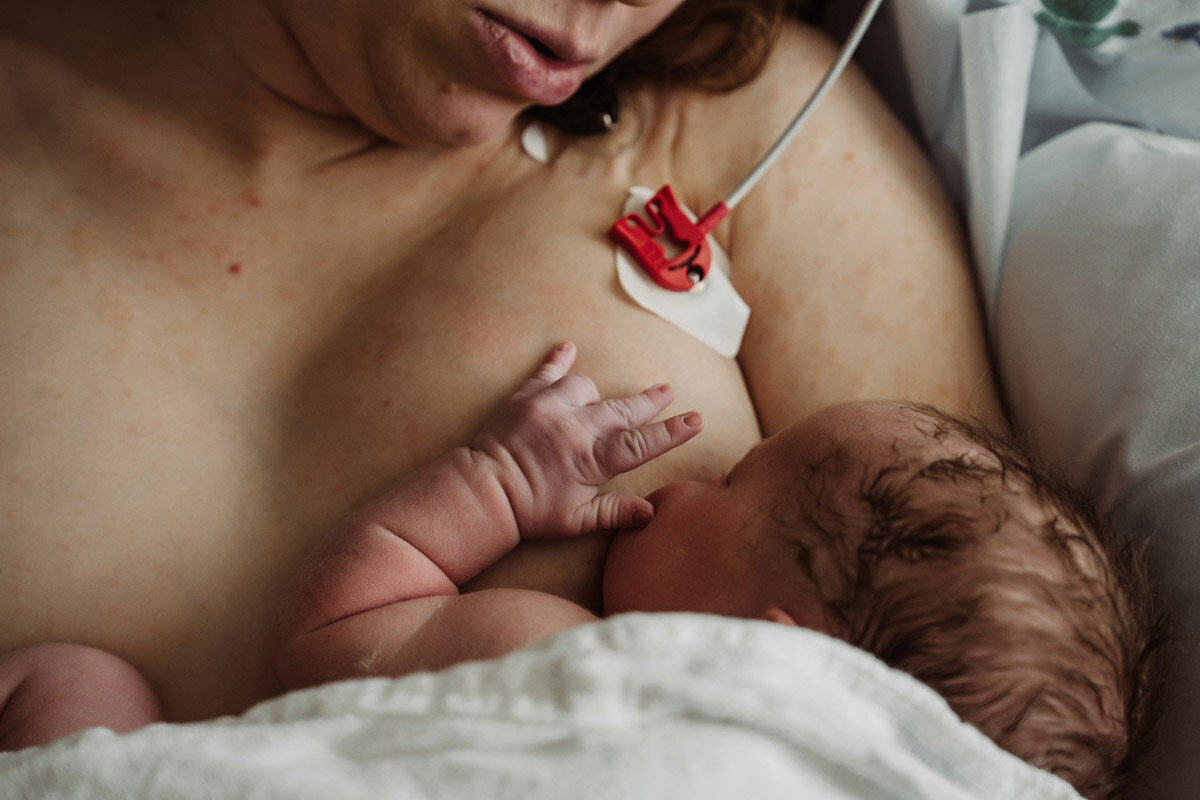 cesarean-birth-photography-natalie-broders-c-056