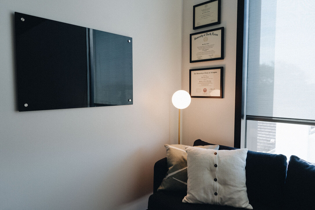 rebekah-nicole-interiors-design-counseling-office-seating-area