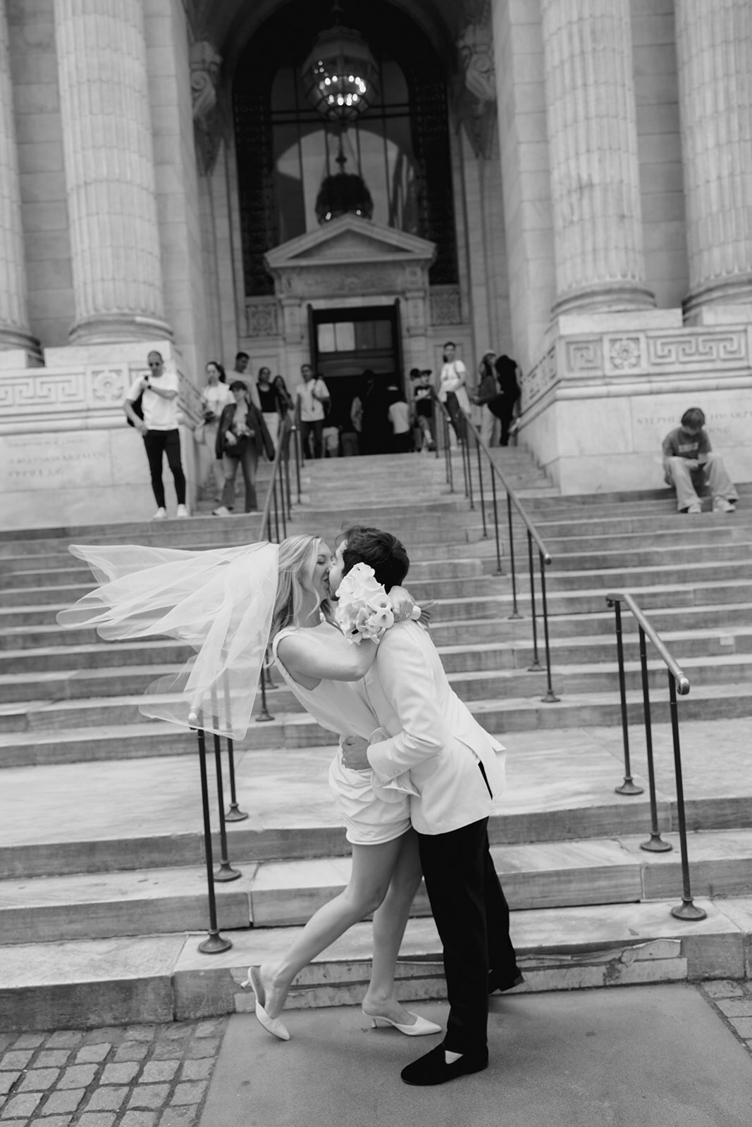 New York-City Hall-Elopement-Chic-Candid-Wedding-Larisa-Shorina-150