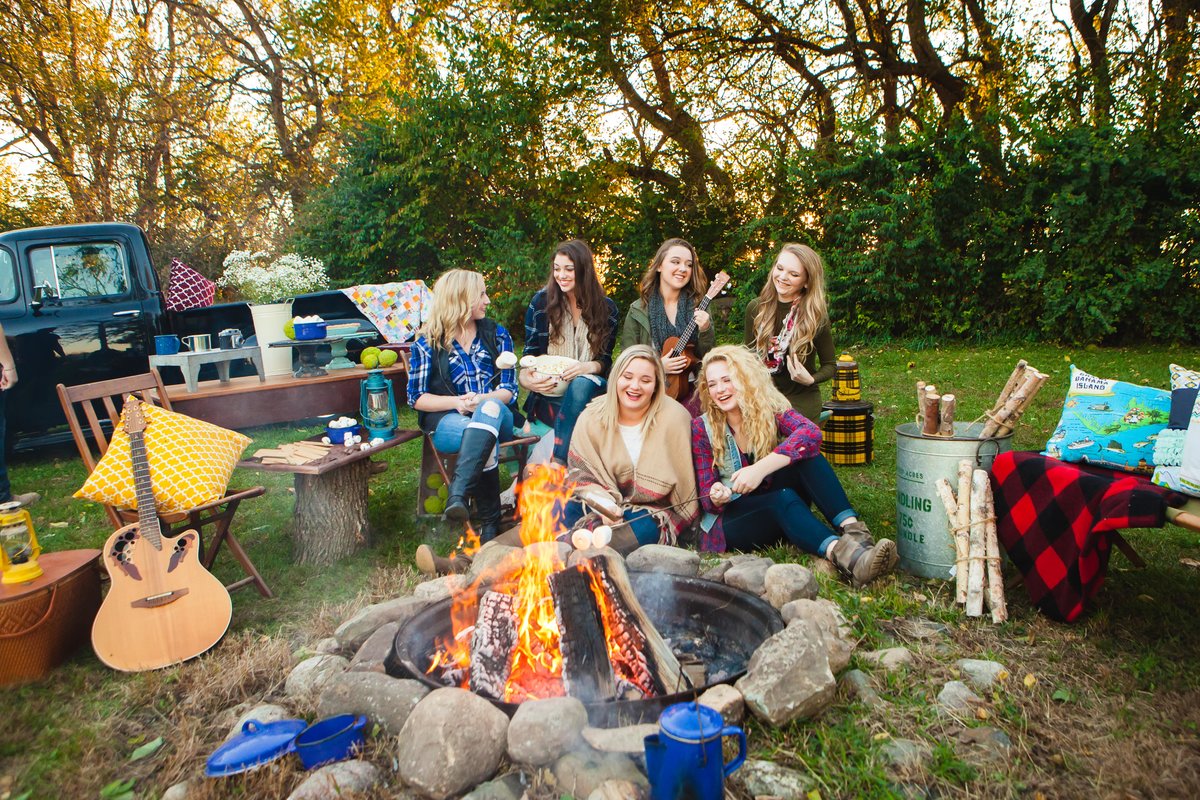 campfire-styled-senior-shoot-6189