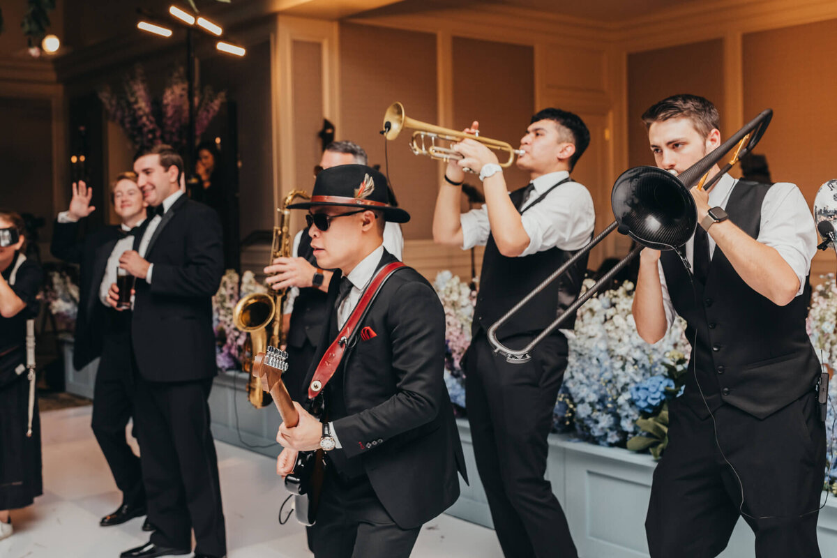 band plays amazing music at lakeside country club in houston texas for grand luxury wedding