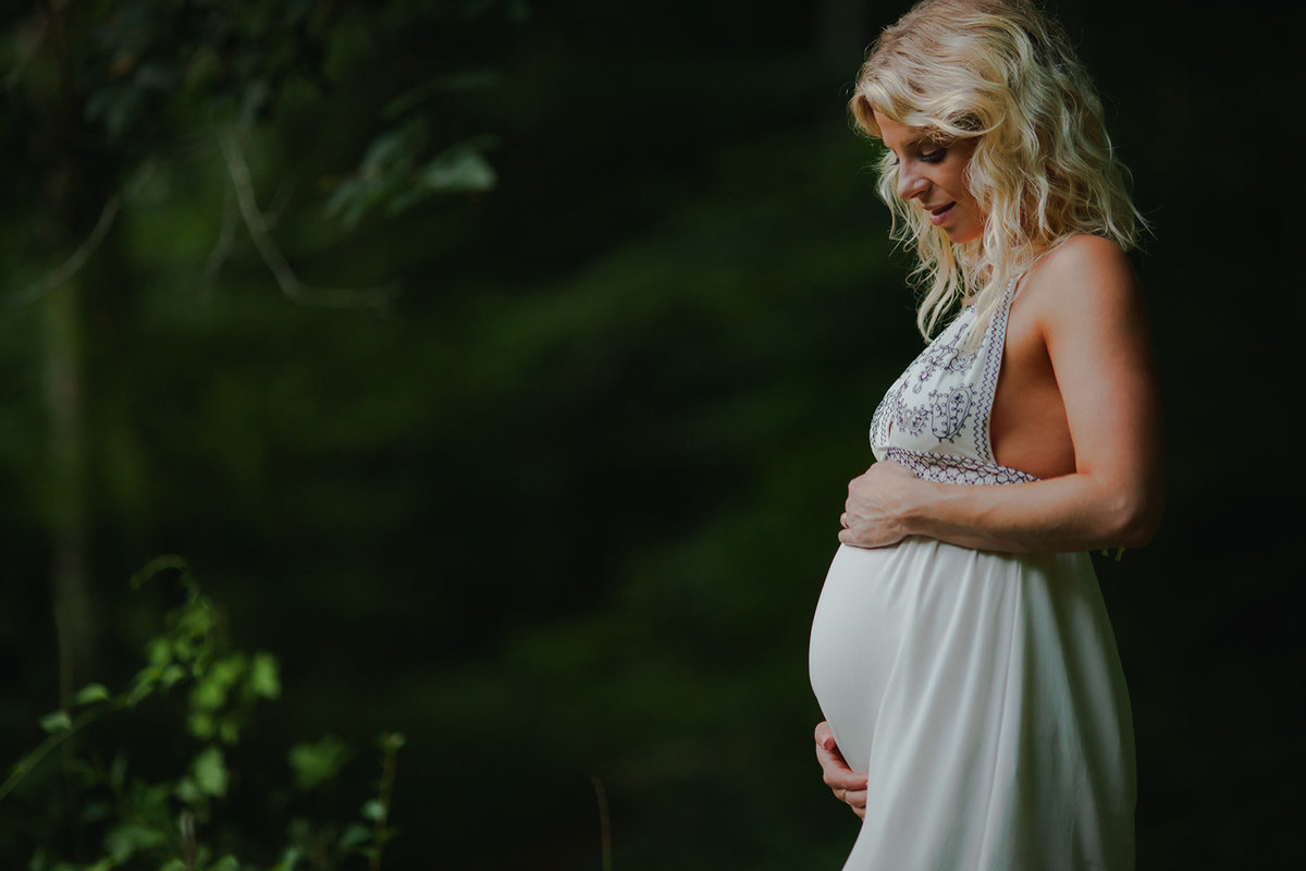 14_Maryland-Summer-Boho-White-Dress-Maternity-Couple-Woods