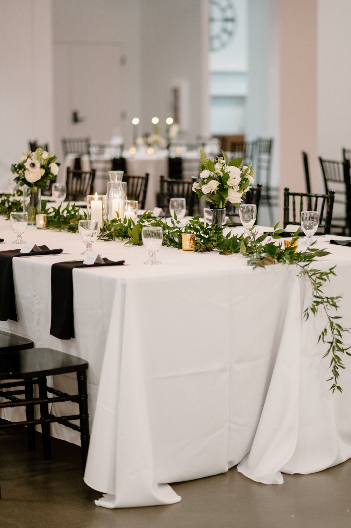 simple-elegant-wedding-decor-neutral-colors