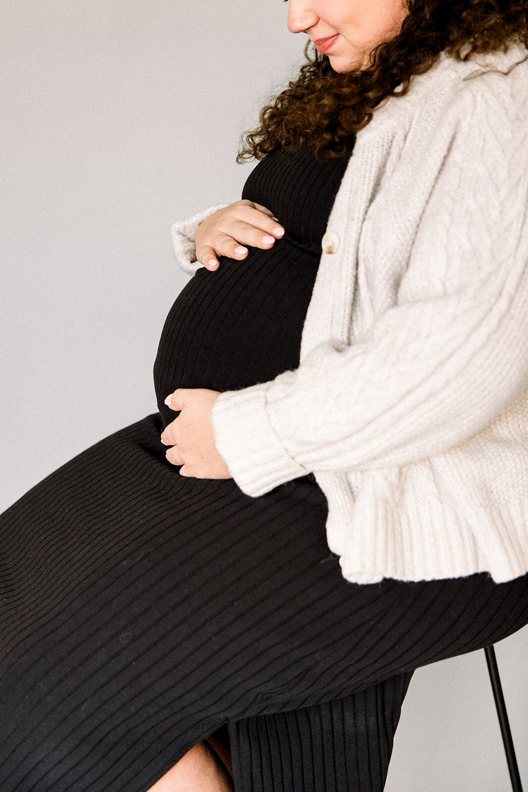 2024 Maternity - Sadie_Alexis Fox Photography +  Winter + Maternity + Studio Session + Muncie + Indiana  (13 of 19)