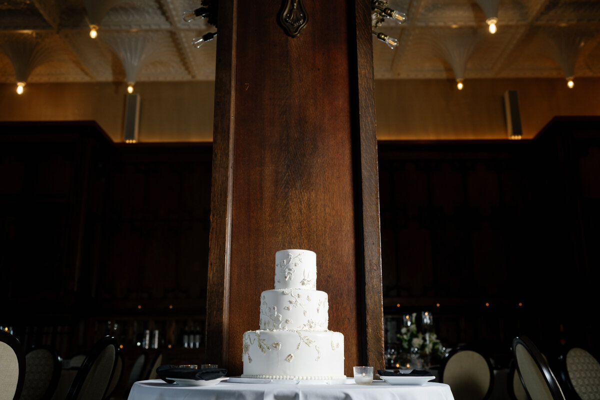 Aspen-Avenue-Chicago-Wedding-Photographer-Chicago-Athletic-Association-Simplicitee-XO-Design-Co-St-Mary-of-the-Angels-Church-Anomalie-Beauty-Timeless-Vogue-149