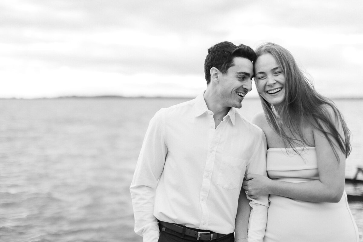 waterfront-cottage-engagement-session-montreal-junophoto-018