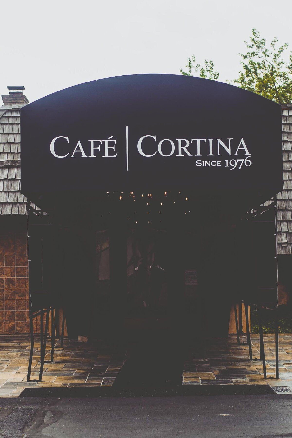 Wedding Venue, Cafe Cortina, Farmington Hills, MI - https://methodandmatte.com/