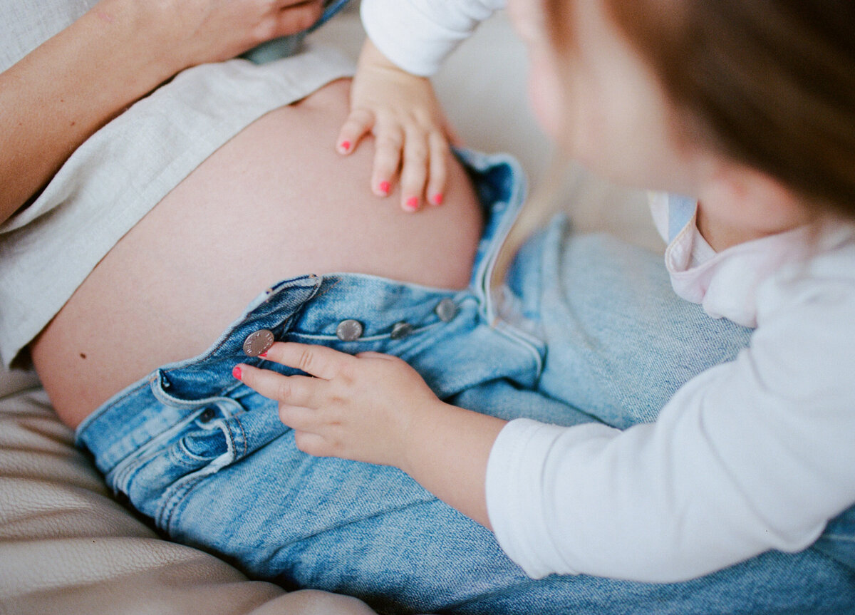 torquay-beach-in-home-maternity-family-photoshoot-on-film-Bobby-Dazzler-Photography-32