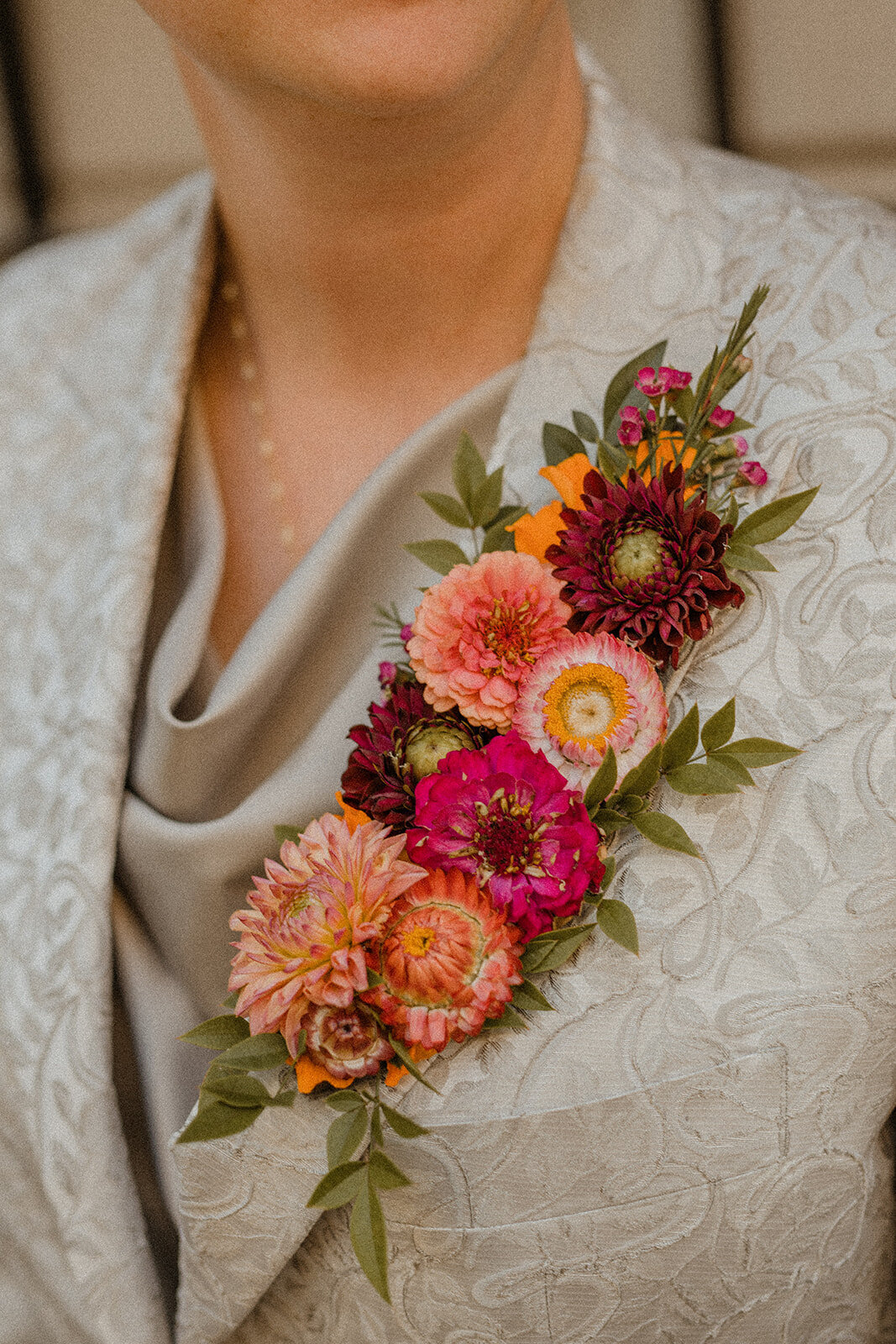 downtown-toronto-lgbt-couple-lgbt-wedding-gardiner-museum-086