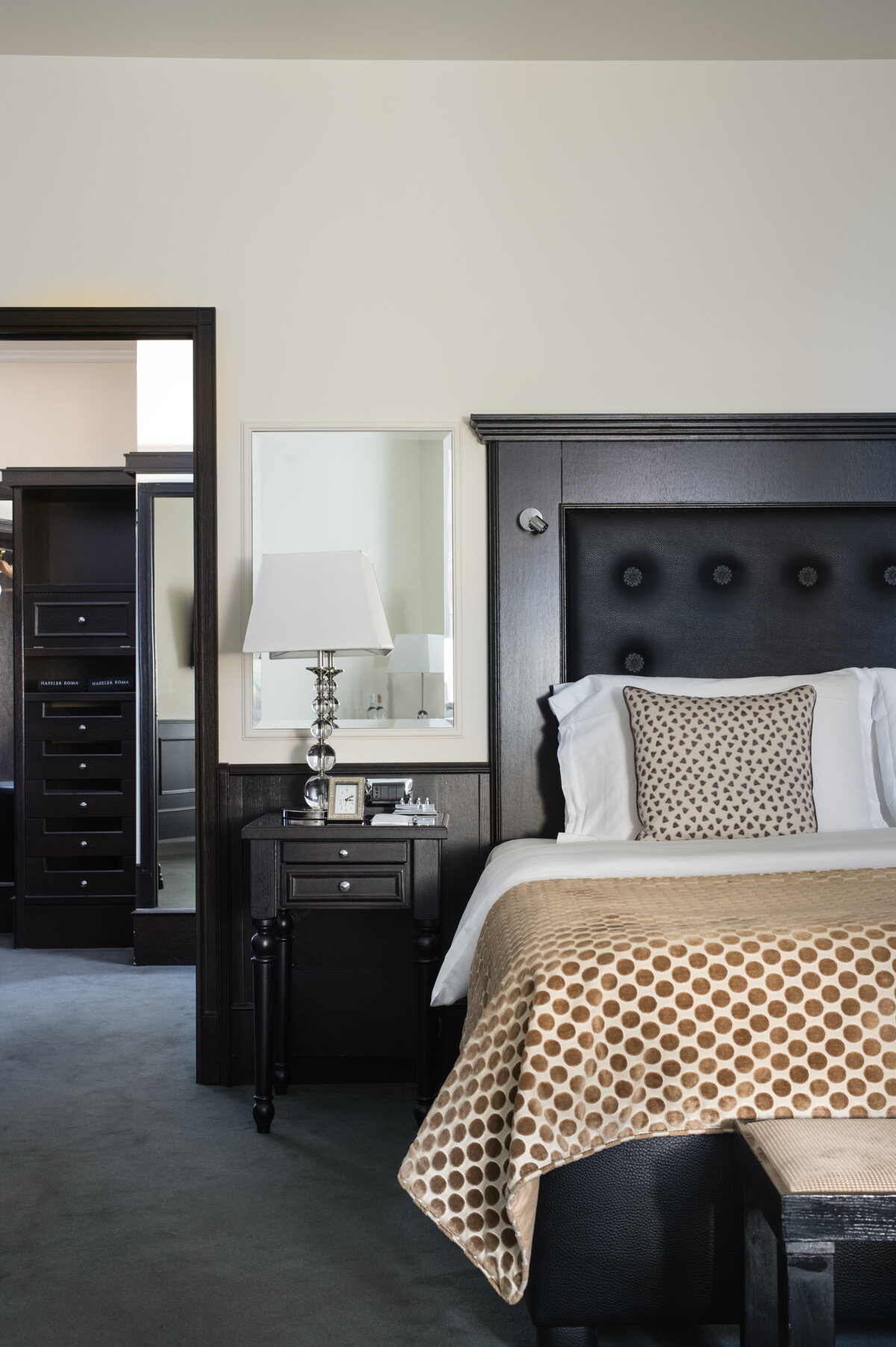 Waterstone - Hassler Collection - Hotel Hassler -Rome - Luxury Boutique Hotel - Junior Suite ( 2 ) - Hassler Roma - 300 dpi - credit Francesca Pagliai