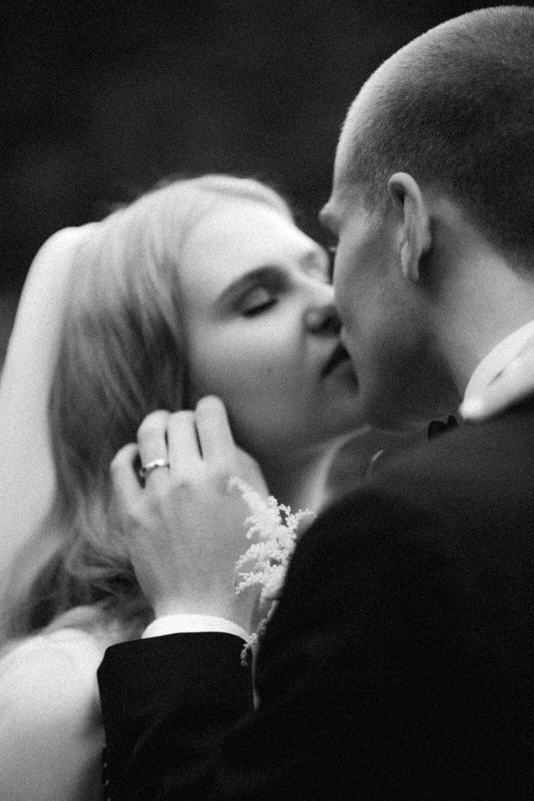 Wedding photo of an Intimate and romantic wedding  photography session in Porvoo by photographer Hannika Gabrielsson