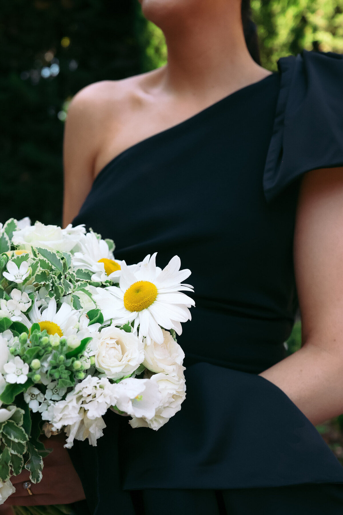 elegant-wedding-dress-and-flowers