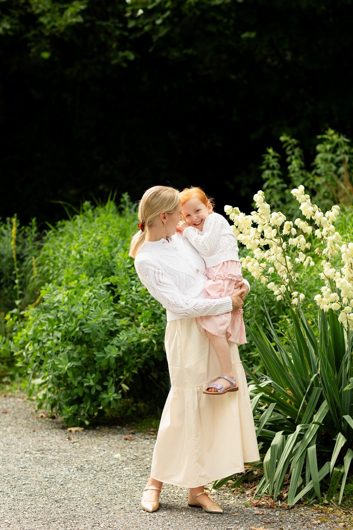 Familienfotos-Familienshooting-Familienfotograf-Zuerich-Park-im-Grünen-2025-53-AR9A4821