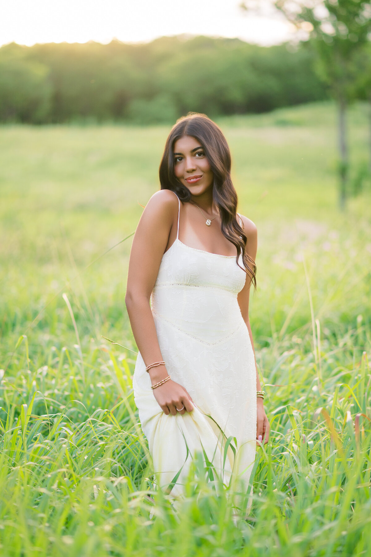 Kansas City Senior Pictures in a field