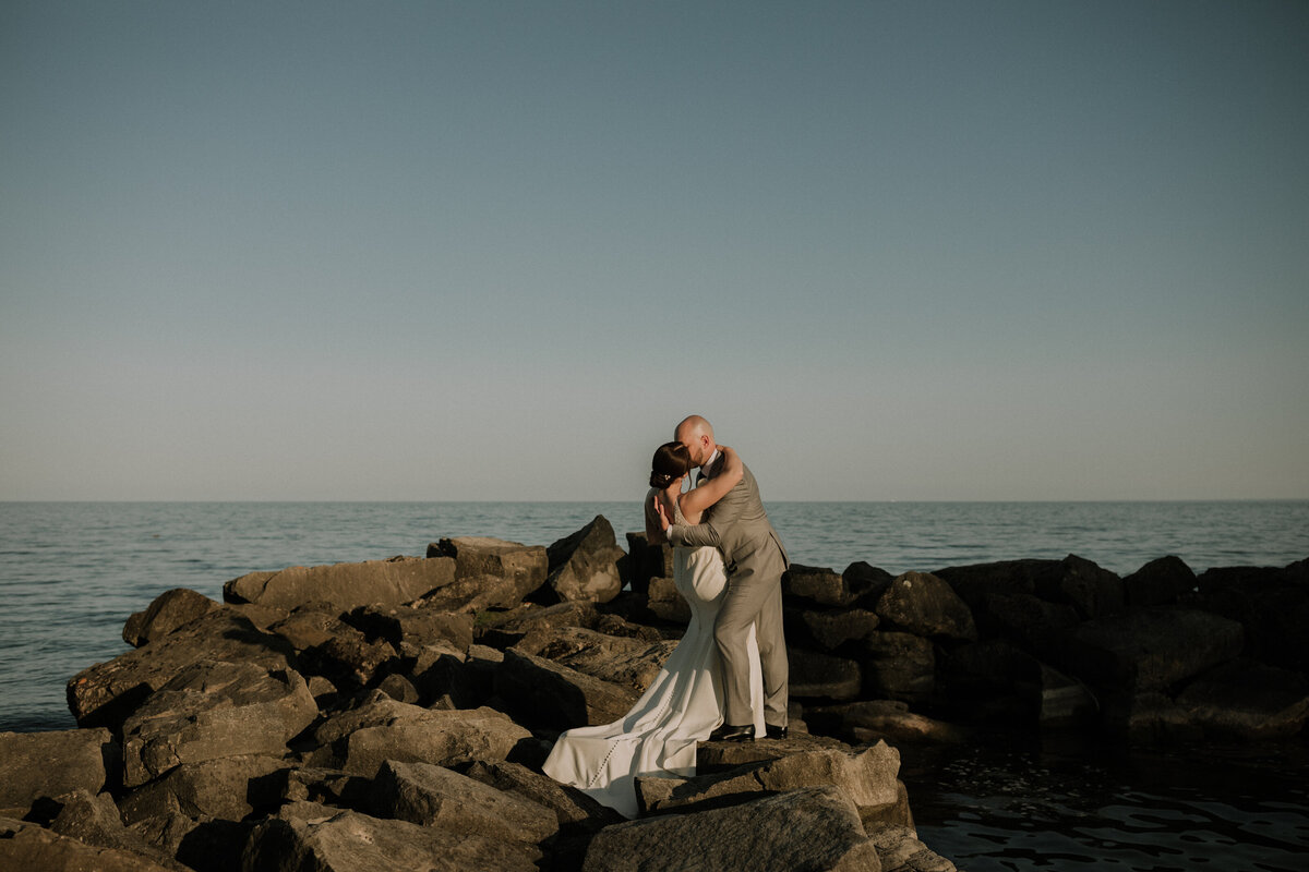 madison-chris-wedding-mississauga-harding-waterfront-estate-summer-water-8