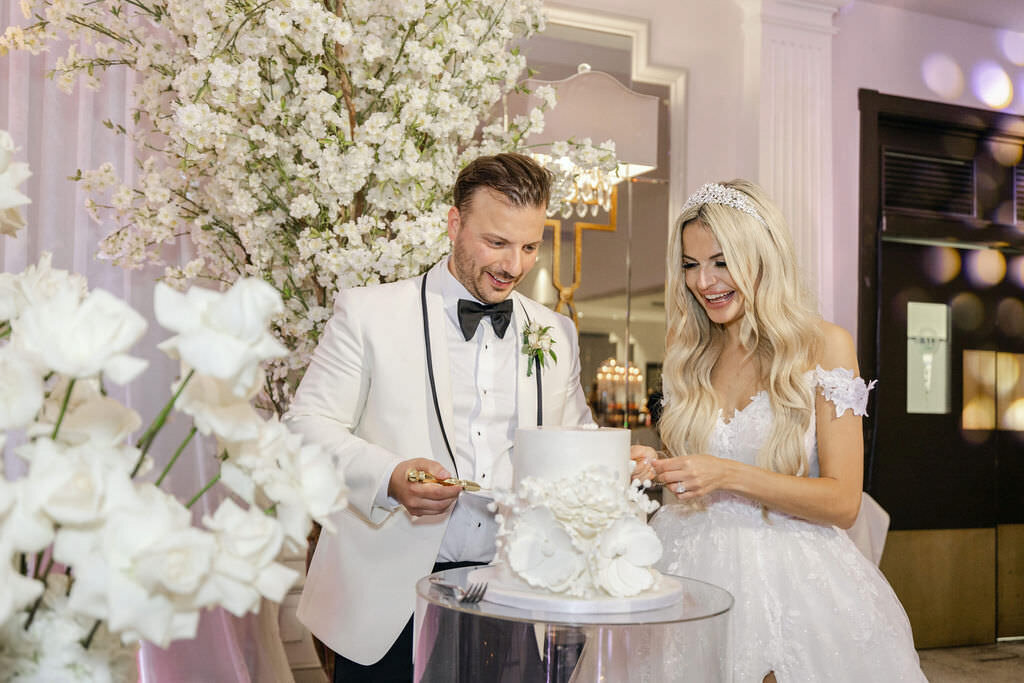 Cathédrale Marie-Reine-du-Monde Wedding_montreal best wedding photographer | luxury moment photography-0194