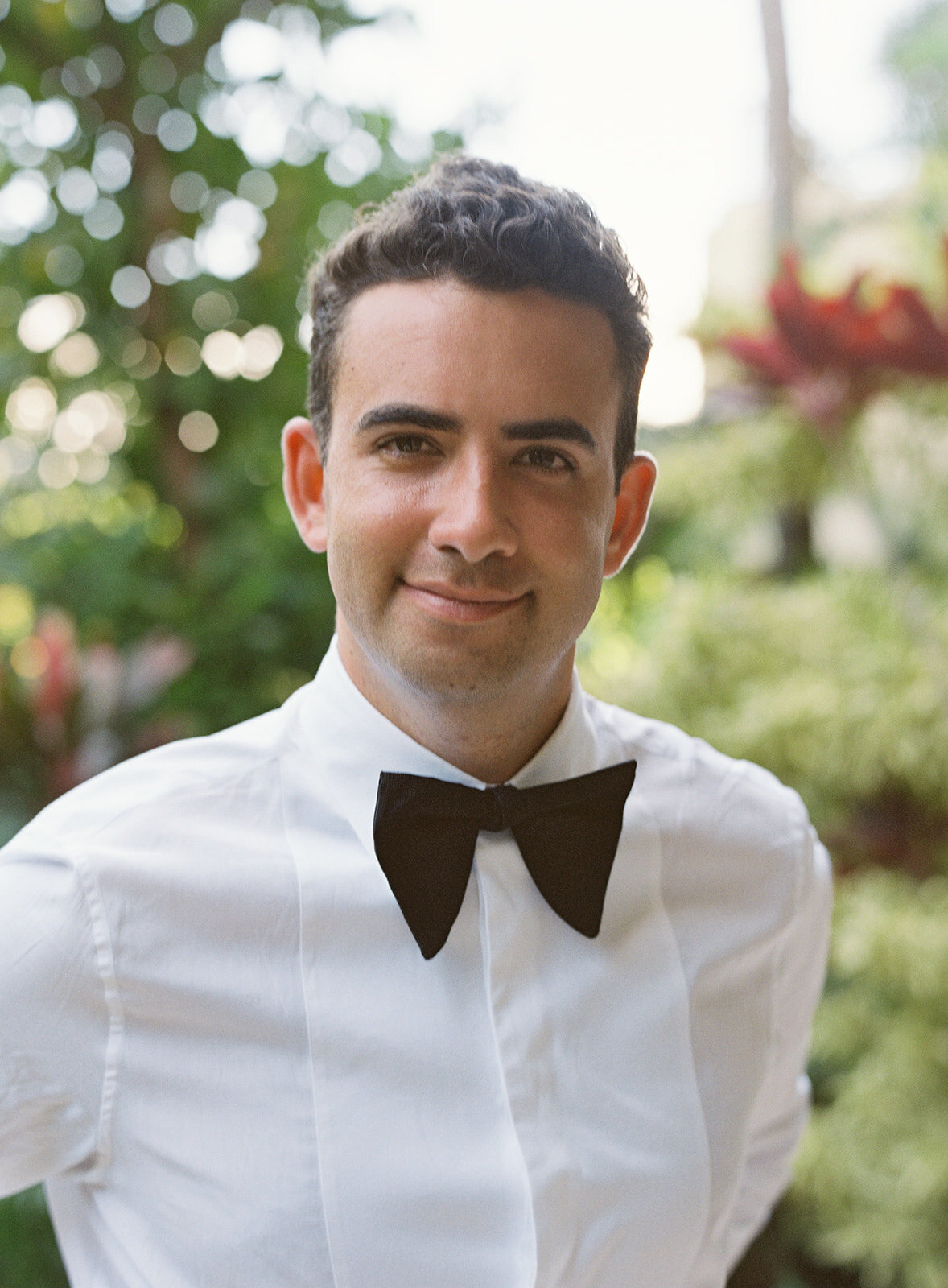 Bre-Jane-Photography-Jade-Dylan-FSMAUI-Wedding-GroomGettingReady-32