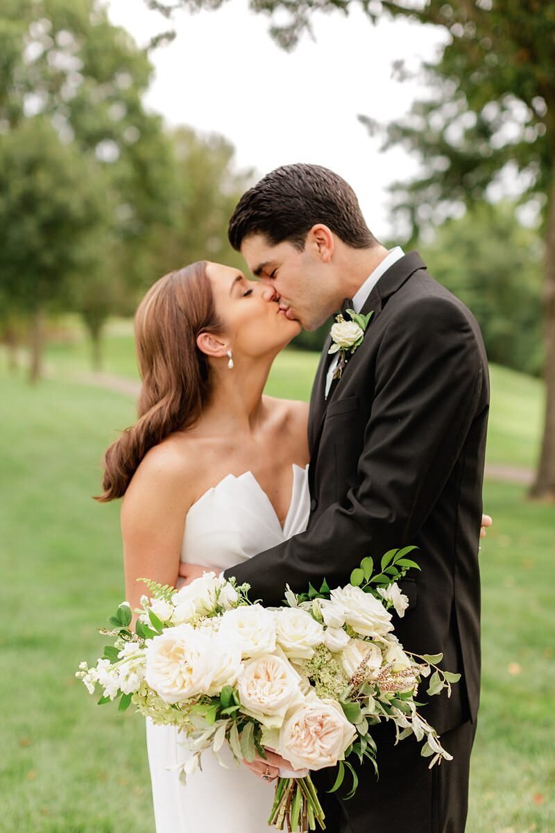 Classic Wedding at City Church of Evansville with Reception at ECC162