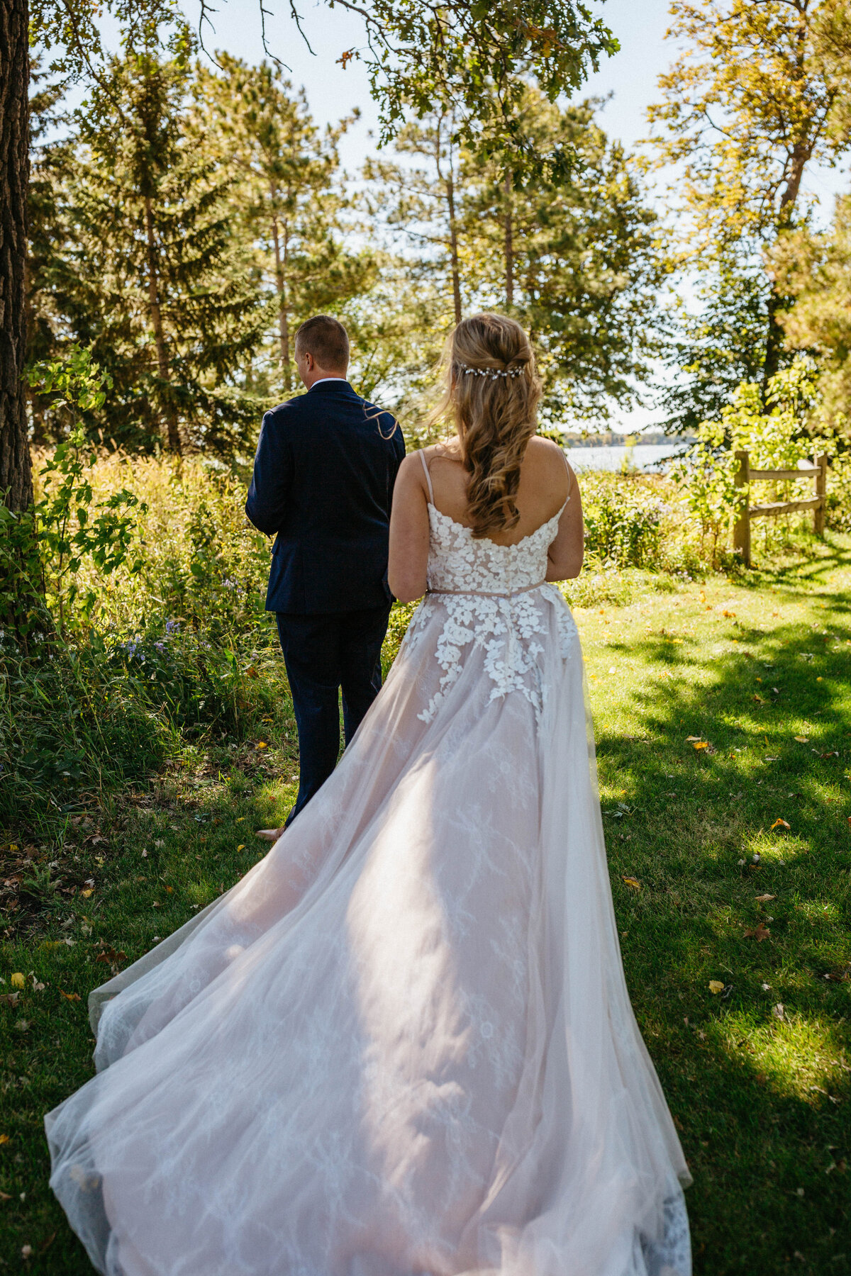 bride-and-groom-first-look