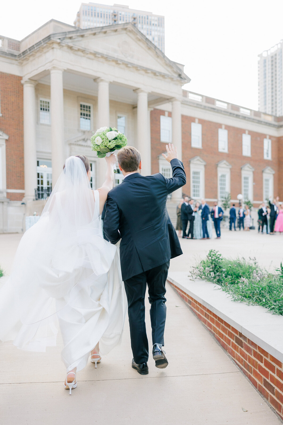 Lexi Benjamin Photography_Reynolds Chicago History Museum Wedding_07.06.24-282