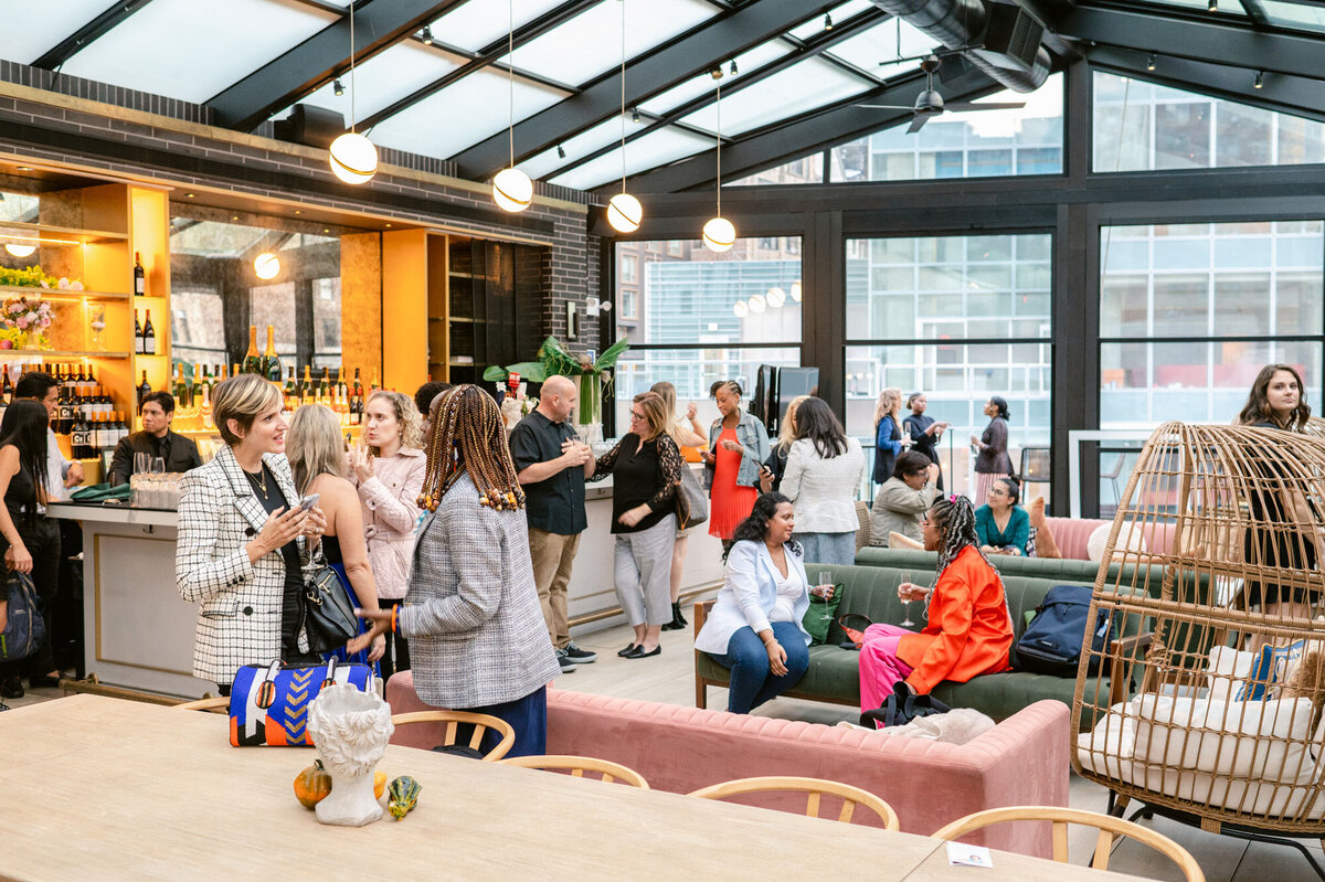 verizon-womens-colab-luminary-nyc-attendees-mingling186