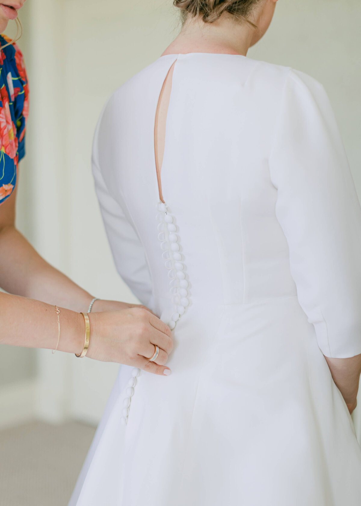 chloe-winstanley-weddings-suzannah-bridal-buttons