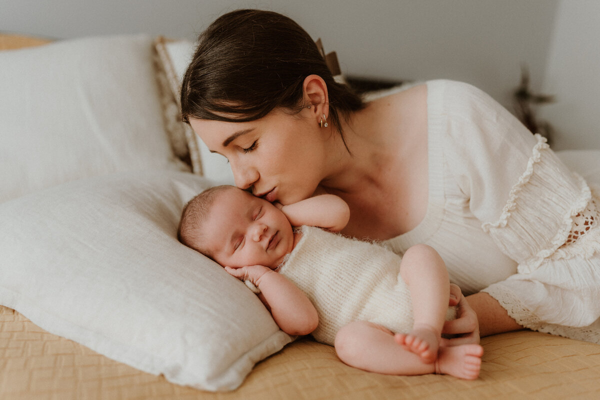 central-coast-newborn-baby-photos-willow-and-rose-34
