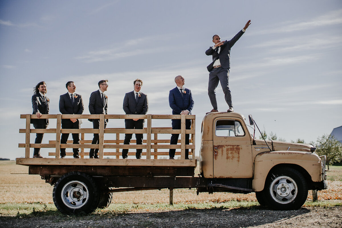 olds-willow-lane-barn-wedding-photographer-10