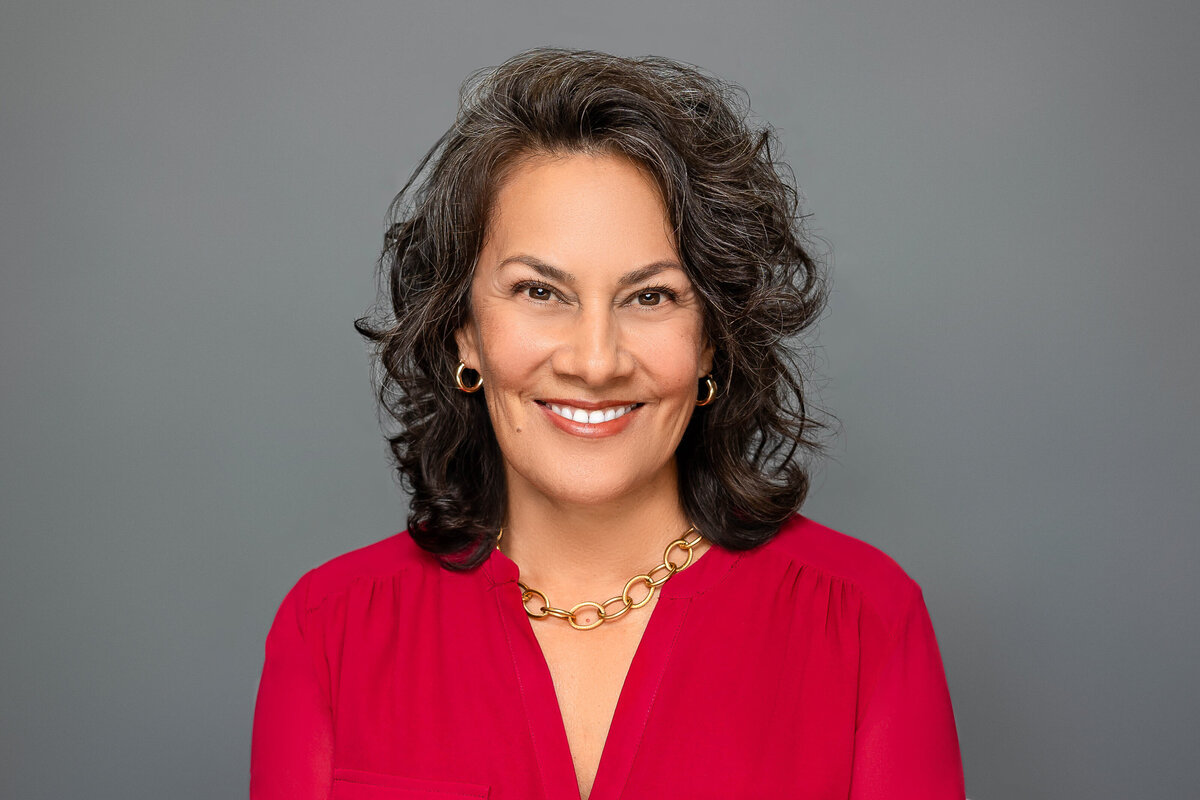 Thelma Meyers Headshot-3